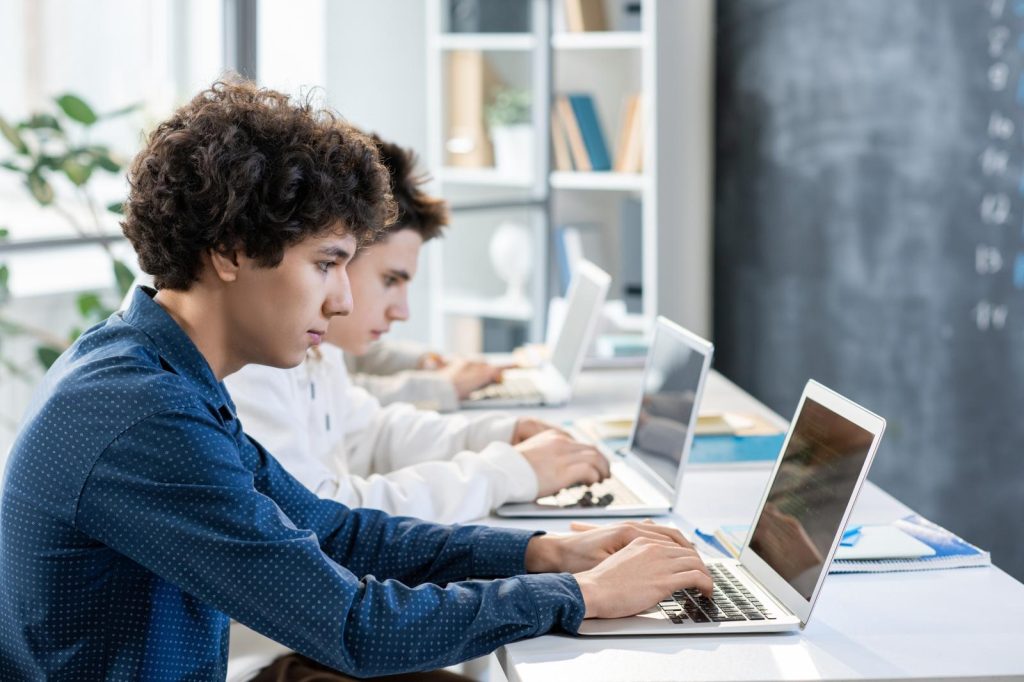 Scuole serali a Ionadi